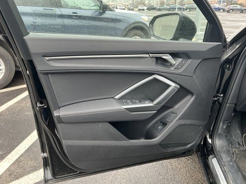 Used 2025 Audi Q3 2.0T Premium w/ Convenience Package image 6