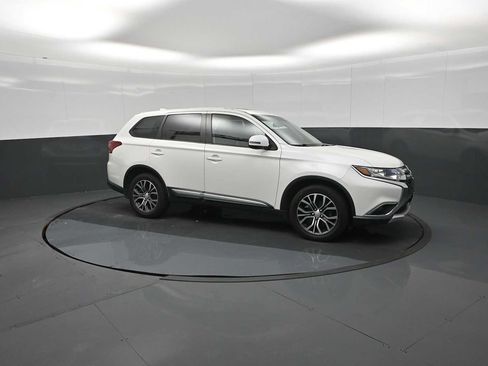 Used 2018 Mitsubishi Outlander SE AWD/4WD image 22