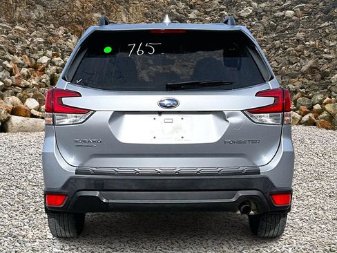 Used 2019 Subaru Forester Premium image 4