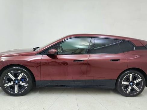 Used 2023 BMW iX xDrive50 w/ Premium Package image 3