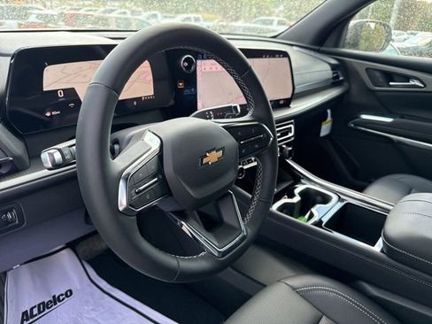 New 2026 Chevrolet Traverse LT w/ Sun and Wheel Package FWD image 28