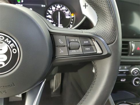 Used 2022 Alfa Romeo Giulia Sprint image 24