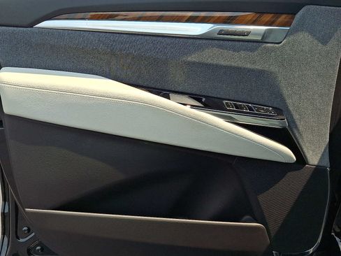 Used 2025 Cadillac Escalade Sport Platinum w/ LPO, Floor Liner Package AWD/4WD image 13