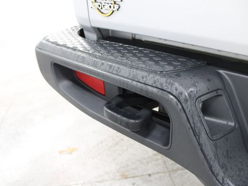 Used 2023 Jeep Gladiator Overland image 14