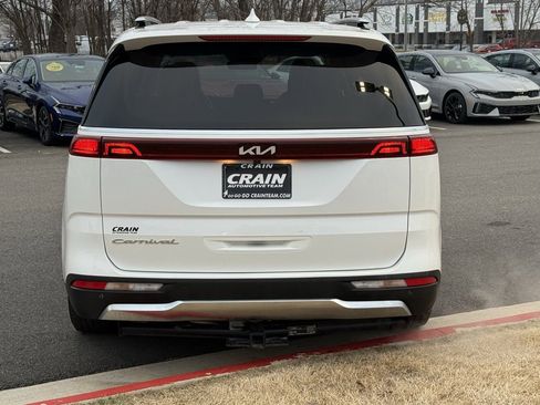 Used 2022 Kia Carnival SX image 6