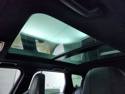 Used 2017 Land Rover Range Rover Sport SVR image 15