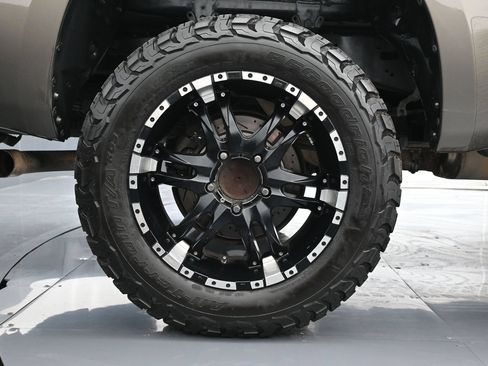 Used 2010 Toyota Tundra 2WD CrewMax w/ SR5 Pkg image 18