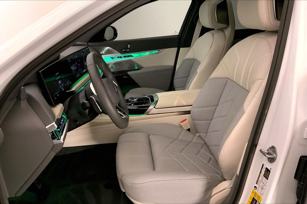 Certified 2023 BMW i7 xDrive60 AWD/4WD image 12