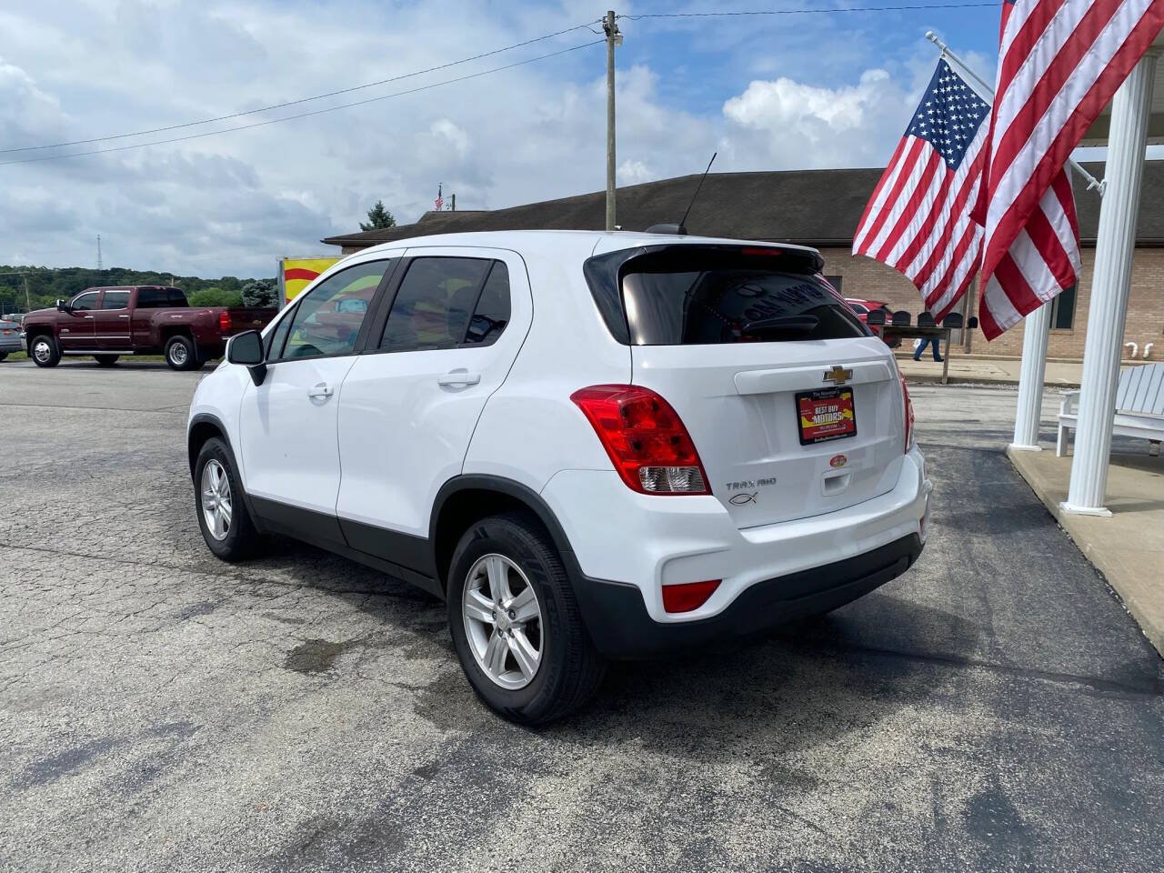 Used 2020 Chevrolet Trax LS w/ Tint and Cruise Package AWD/4WD image 3