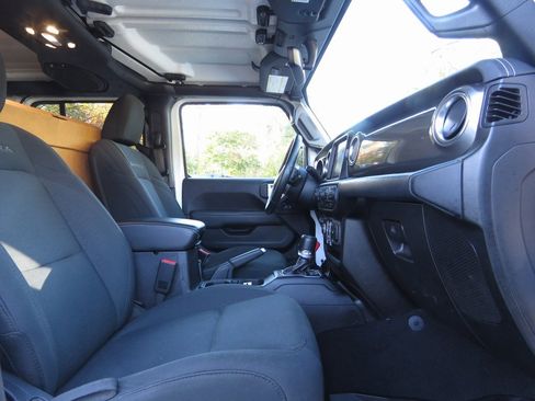 Used 2020 Jeep Wrangler Unlimited Sahara w/ Dual Top Group image 14