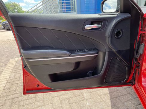Used 2022 Dodge Charger SXT RWD image 12
