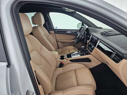 Used 2024 Porsche Macan S image 11