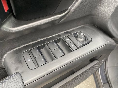 Certified 2025 Toyota Tacoma SR5 image 21