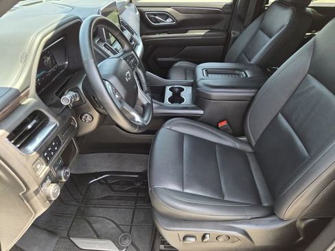 Used 2024 Chevrolet Tahoe Z71 w/ Luxury Package AWD/4WD image 13