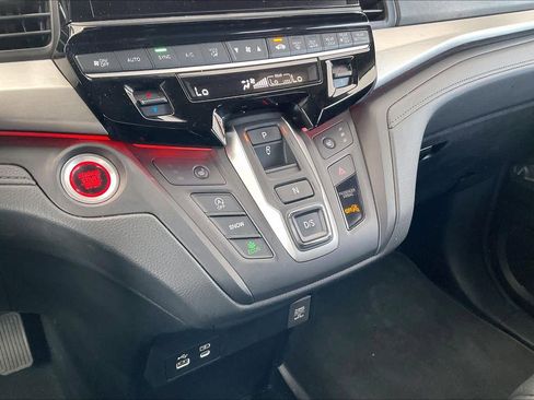 Used 2025 Honda Odyssey Sport-L image 32