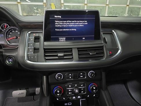 Used 2021 Chevrolet Suburban LT image 20