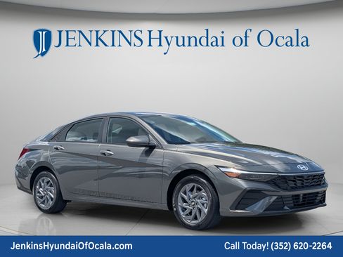 New 2026 Hyundai Elantra Hybrid FWD image 1