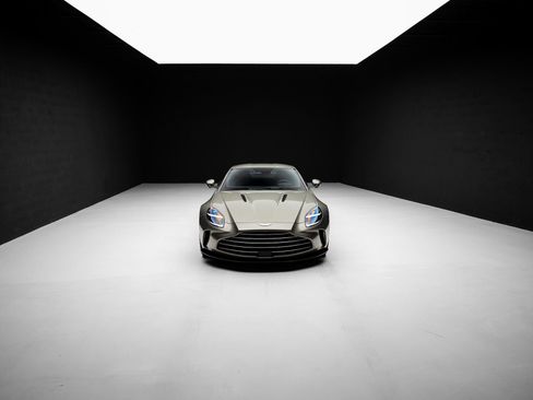Used 2025 Aston Martin V8 Vantage Coupe RWD image 74