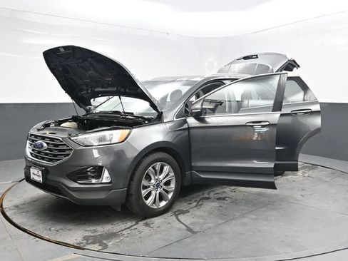 Used 2019 Ford Edge Titanium w/ Cold Weather Package AWD/4WD image 39