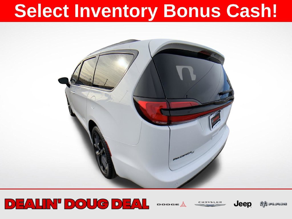 New 2026 Chrysler Pacifica Select w/ S Appearance Package AWD/4WD image 3