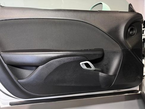Used 2018 Dodge Challenger SXT RWD image 17