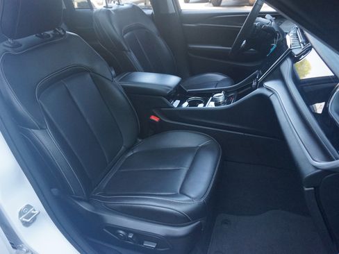 Used 2023 Jeep Grand Cherokee 4WD 4xe w/ Luxury Tech Group II image 22