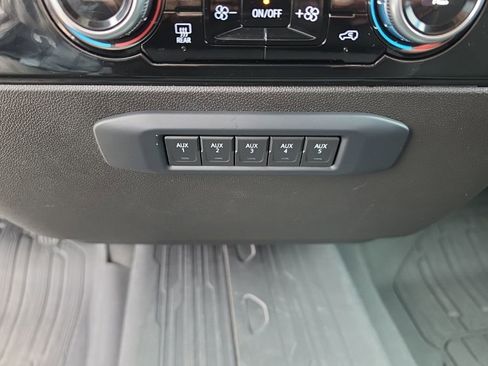 Used 2024 GMC Sierra 3500 SLE AWD/4WD image 17