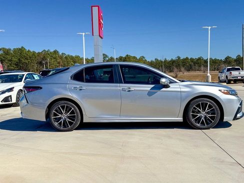 Used 2023 Toyota Camry SE FWD image 6