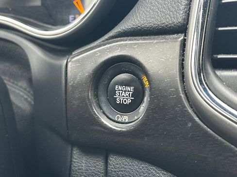 Used 2018 Jeep Grand Cherokee Altitude image 23