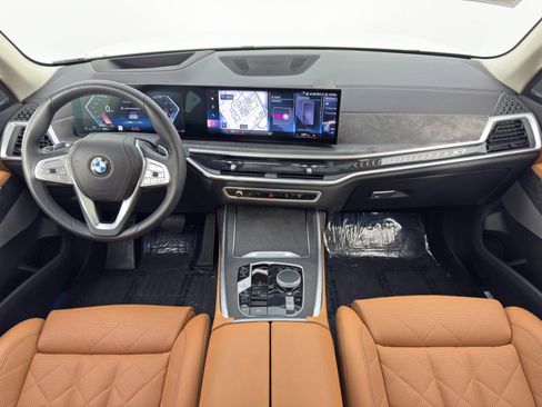 Used 2023 BMW X7 xDrive40i w/ Premium Package image 13