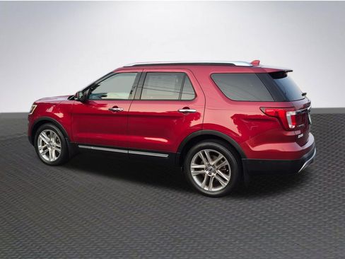 Used 2017 Ford Explorer Limited w/ Equipment Group 301A FWD image 5