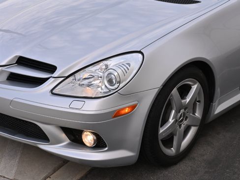 Used 2005 Mercedes-Benz SLK 350 image 17