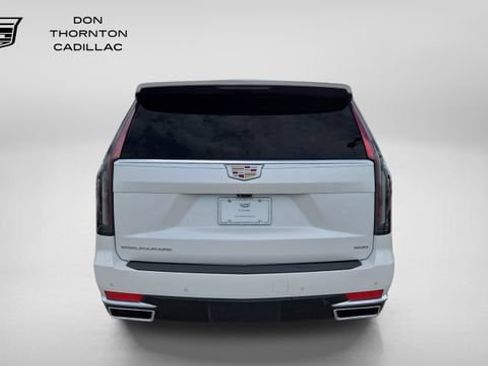 Used 2021 Cadillac Escalade Premium Luxury Platinum AWD/4WD image 4