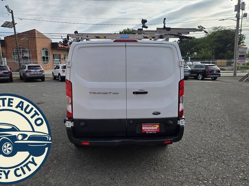 Used 2018 Ford Transit 250 148 Low Roof image 6