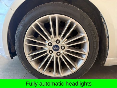 Used 2014 Ford Fusion SE w/ Equipment Group 202A FWD image 10