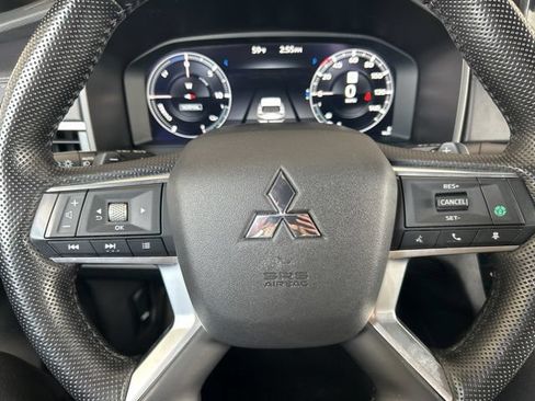 Used 2025 Mitsubishi Outlander 4WD Plug-In Hybrid image 42