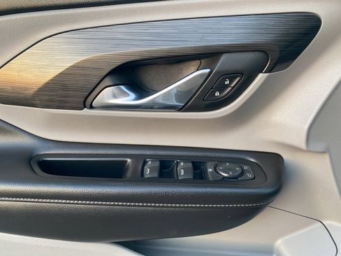 Used 2022 GMC Terrain SLE w/ Driver Convenience Package image 34