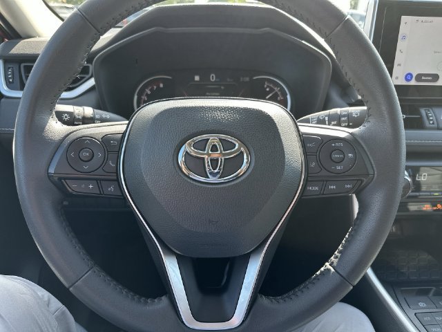 Used 2025 Toyota RAV4 XLE Premium AWD/4WD image 20