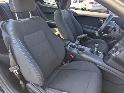 Used 2017 Ford Mustang Coupe RWD image 30