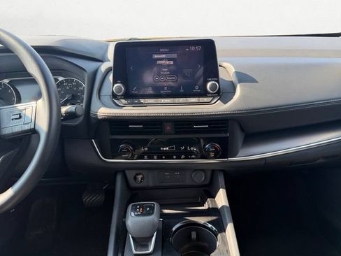 Used 2024 Nissan Rogue SV FWD image 11