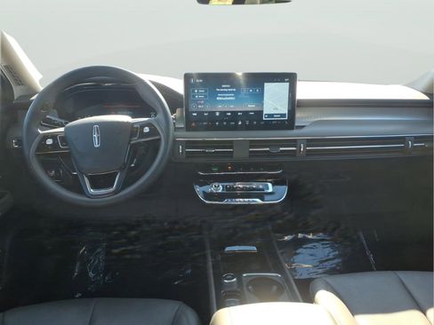 Used 2024 Lincoln Corsair AWD w/ Equipment Group 101A image 11