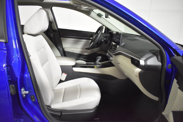 Certified 2025 Nissan Altima 2.5 SV w/ SV Premium Package AWD/4WD image 32