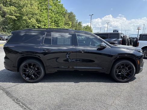 Used 2026 Chevrolet Traverse RS w/ LPO, Floor Liner Package FWD image 8