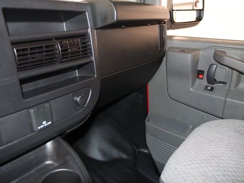 Used 2023 GMC Savana 3500 Extended w/ Driver Convenience Package RWD image 40