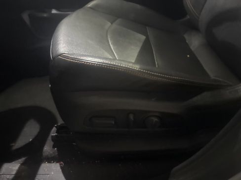 Used 2021 GMC Terrain SLT w/ Elevation Edition image 17