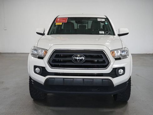 Used 2022 Toyota Tacoma SR5 RWD image 2