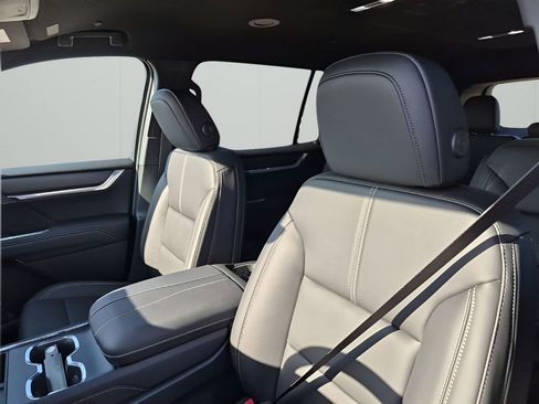 New 2026 GMC Acadia Elevation w/ Black Edition FWD image 33