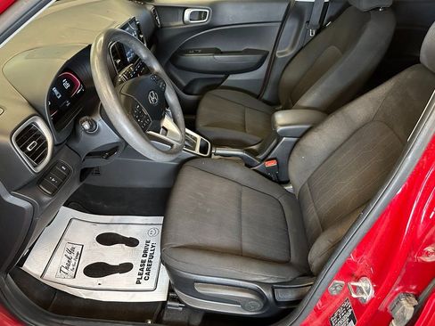 Used 2023 Hyundai Venue SE FWD image 17