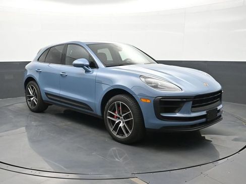 Certified 2022 Porsche Macan S AWD/4WD image 25