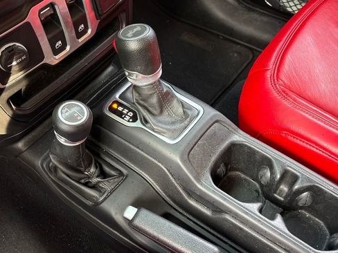 Used 2022 Jeep Wrangler Sport S image 27